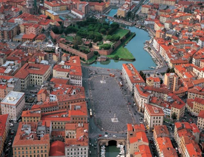 mansarda pieno centro Livorno Exterior foto